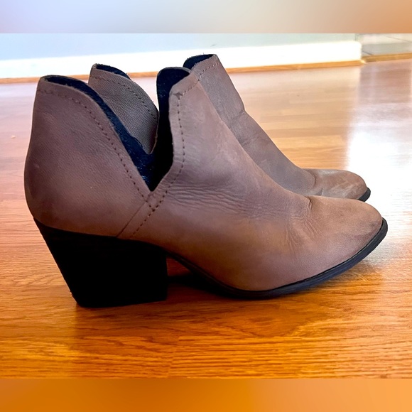 Steve Madden Adelphie Booties - Picture 2 of 4